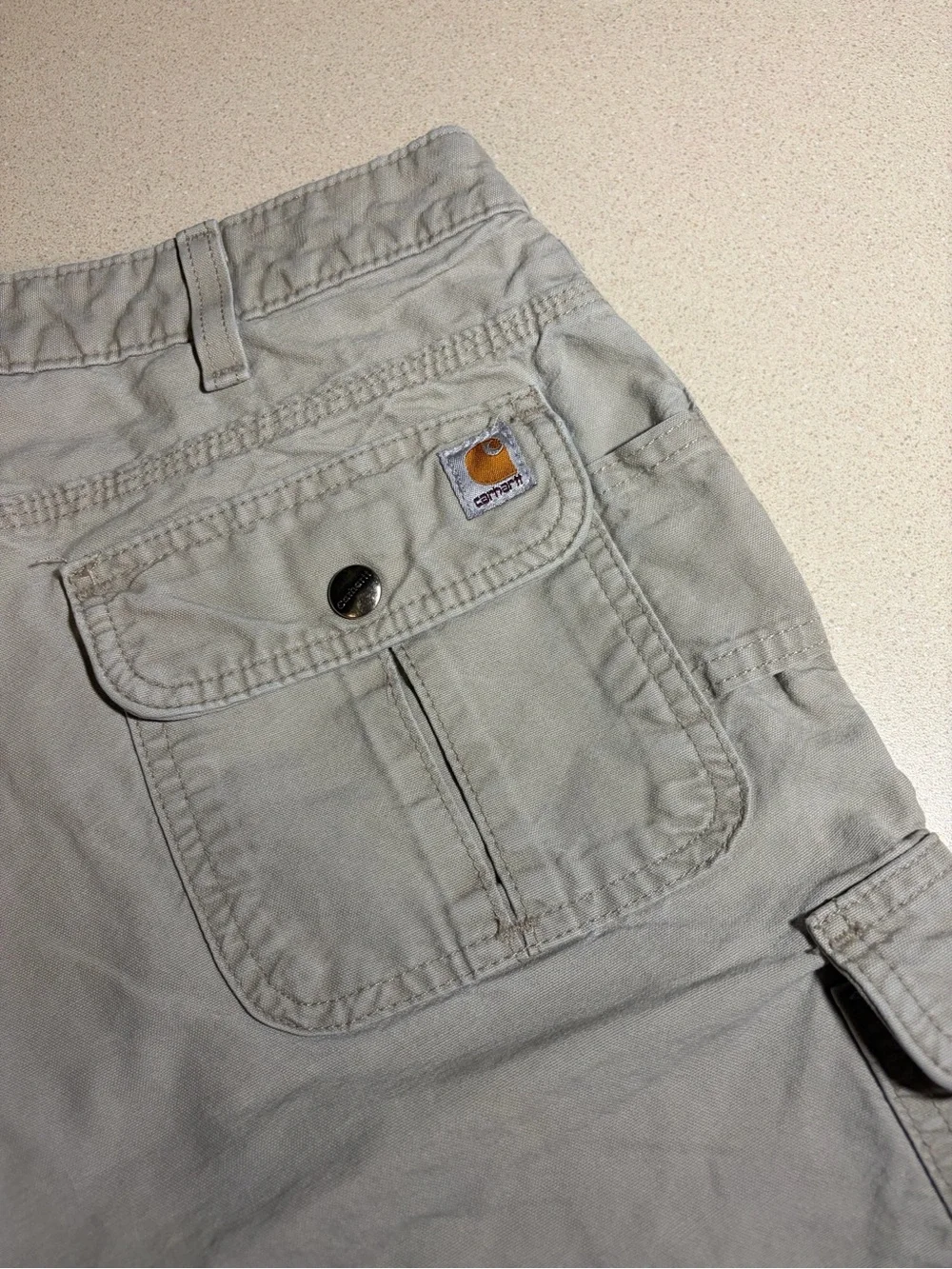 Carhartt Women’s Cargo Shorts in Light Khaki